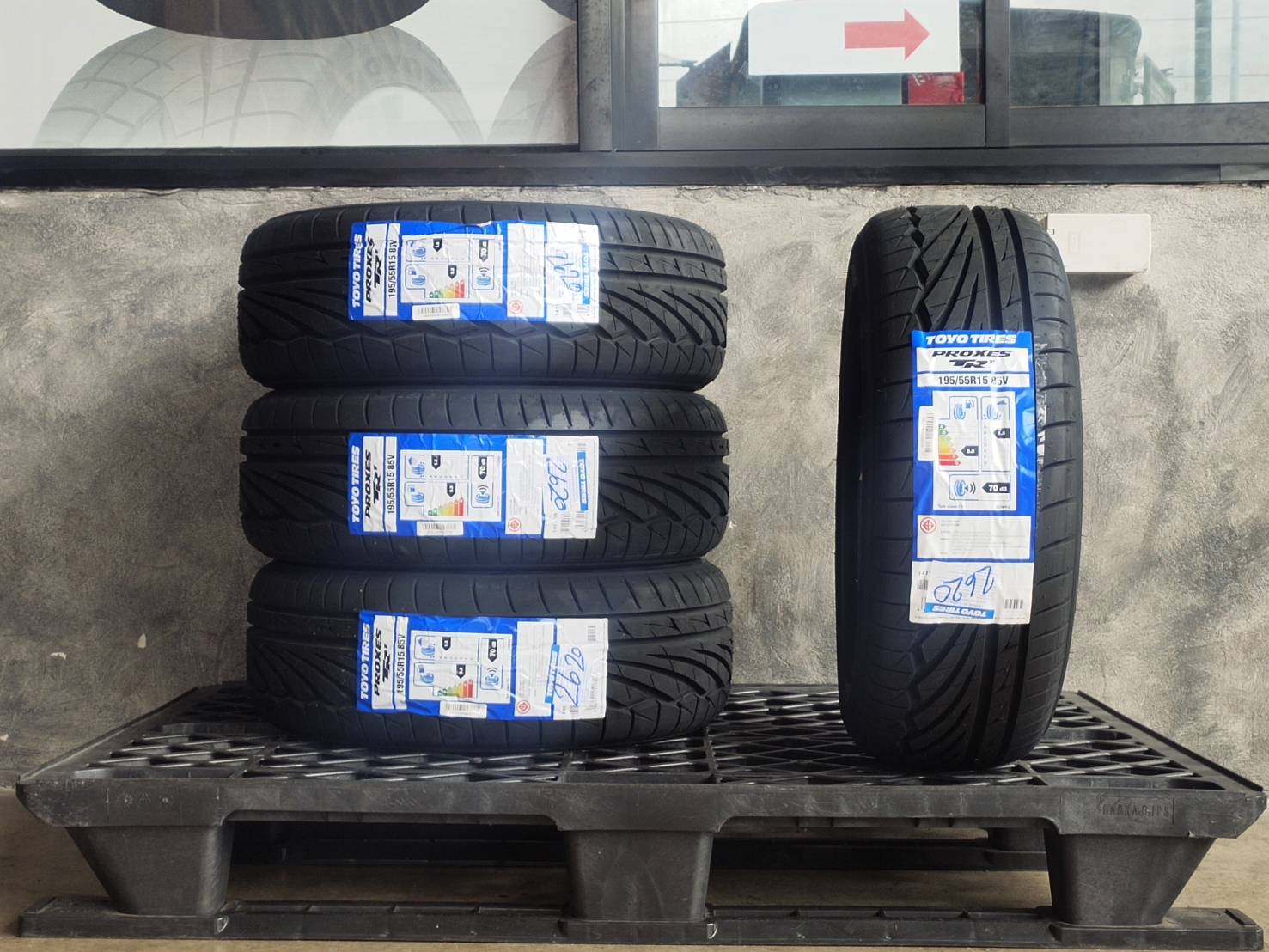 TOYO 195/55R15 85V PROXES TR1ราคาถูก