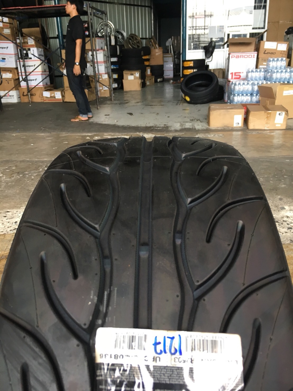 YOKOHAMA AD08R 245-40-19 มีของเลย