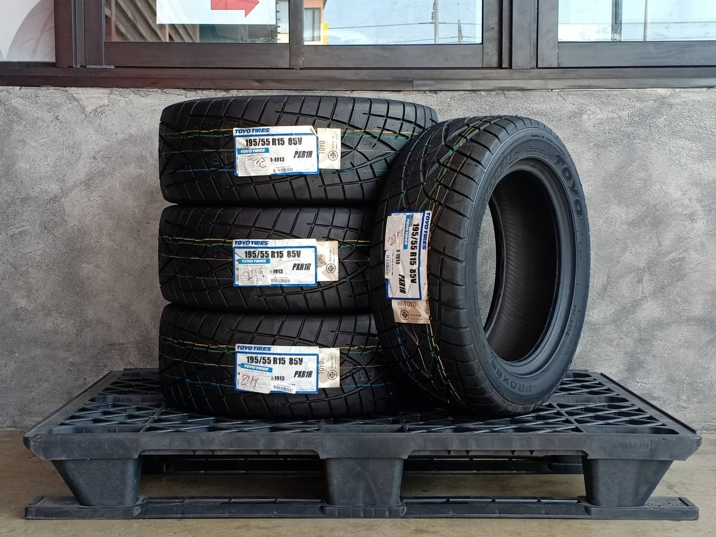 ยางใหม่ TOYO R1R ยางซอฟ ญี่ปุ่น ราคาพิเศษ