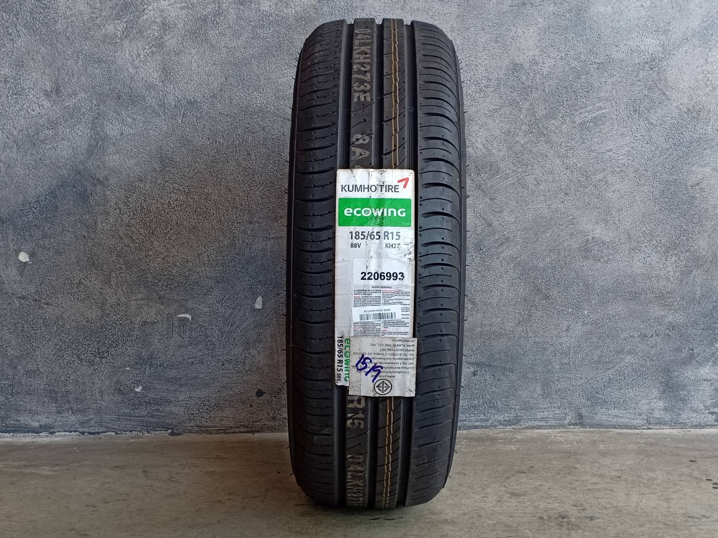 KUMHO 185/65R15 ECOWING KH27 88V MADE IN VIETNAM