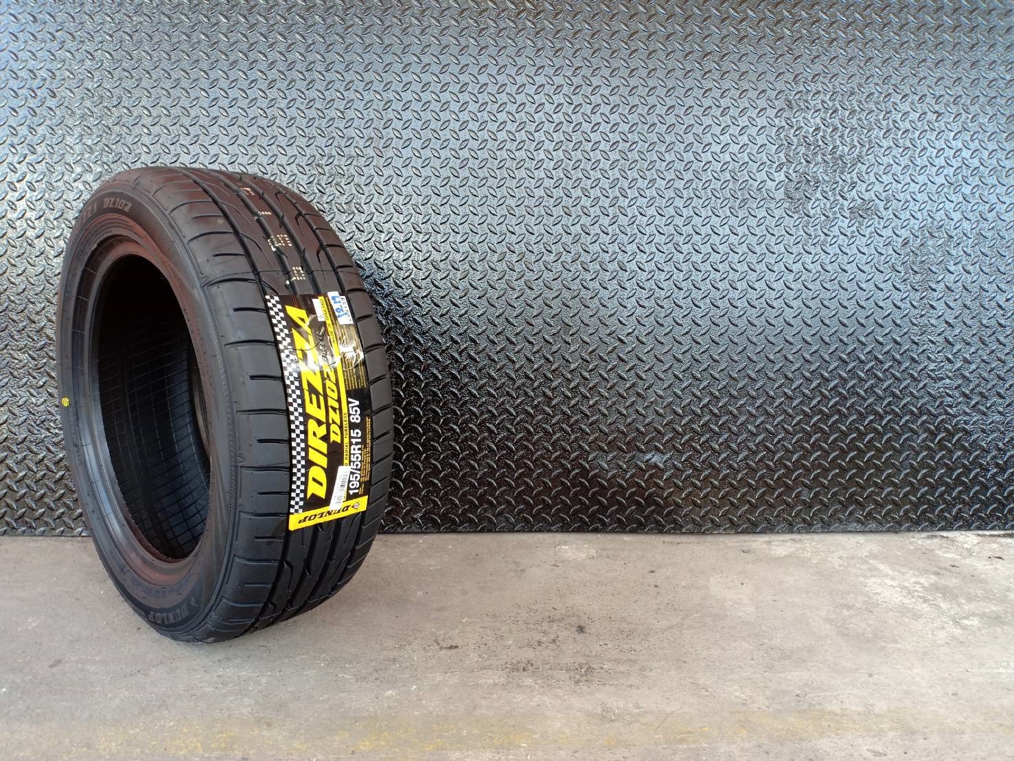 DUNLOP 195/55R15 DIREZZA DZ102 ราคาส่ง
