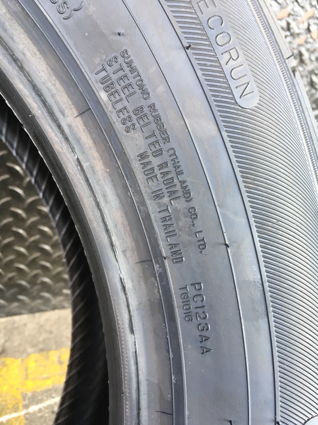 FALKEN ZE914 225/60R18 ซื้อ2แถม2