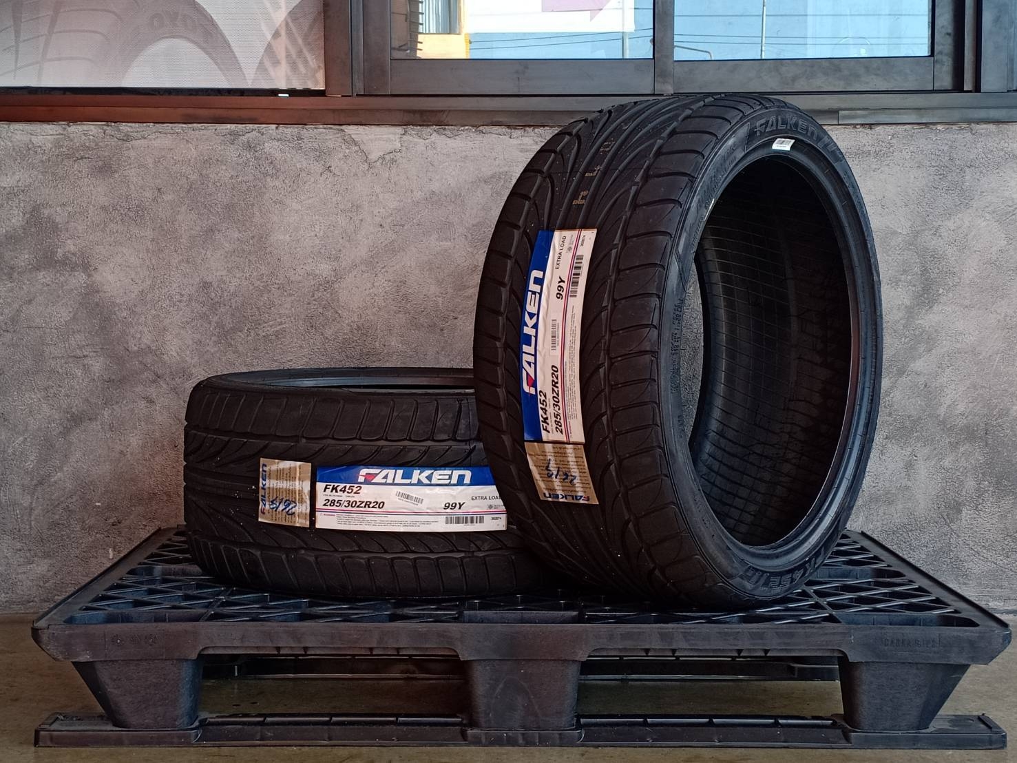 FALKEN 285/30ZR20 FK452 99Y MADE IN THAILAND