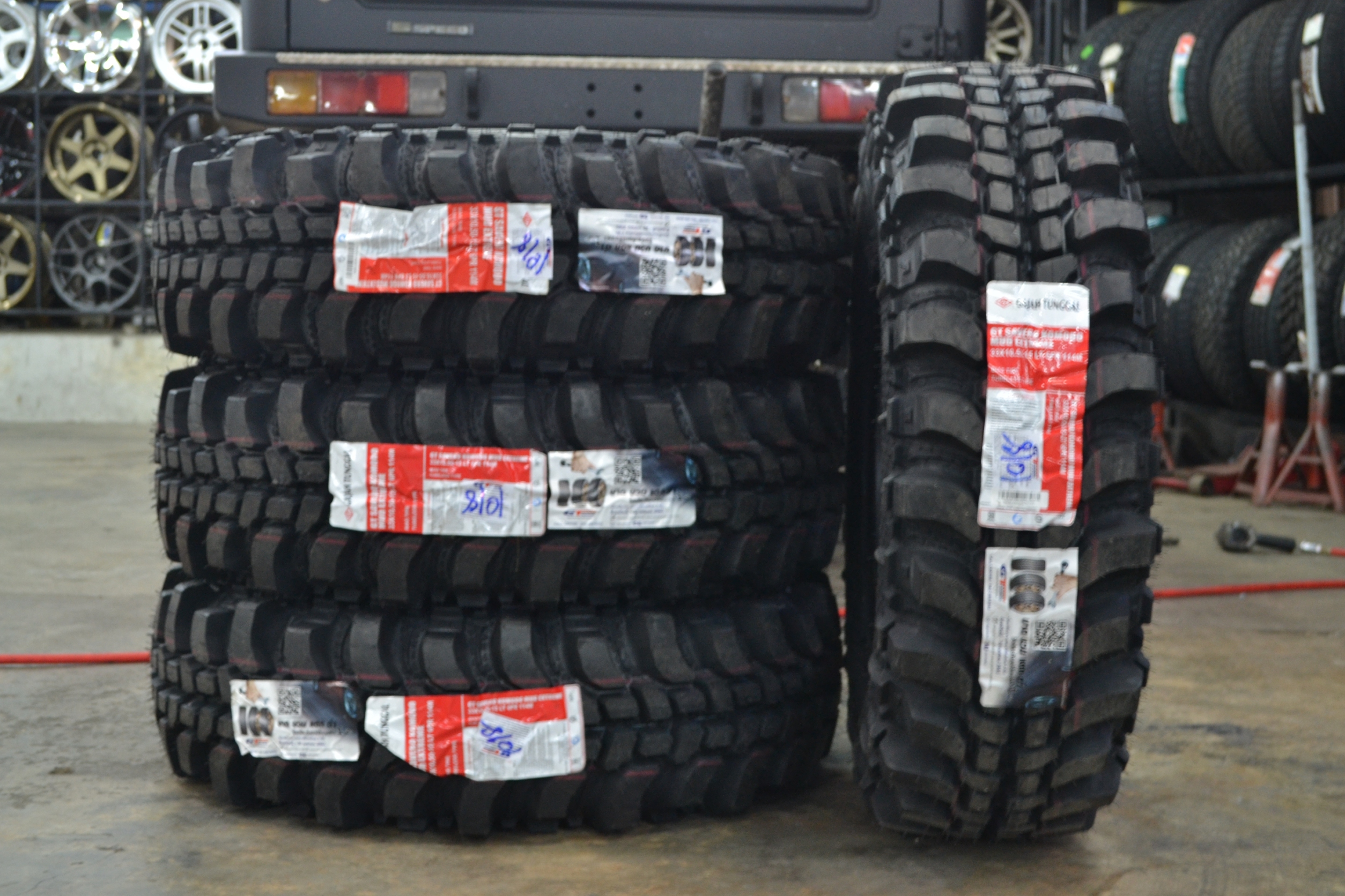 GT RADIAL SAVERO KOMODO MUD EXTREME 33X10.5R15 114M 6PR ปี18