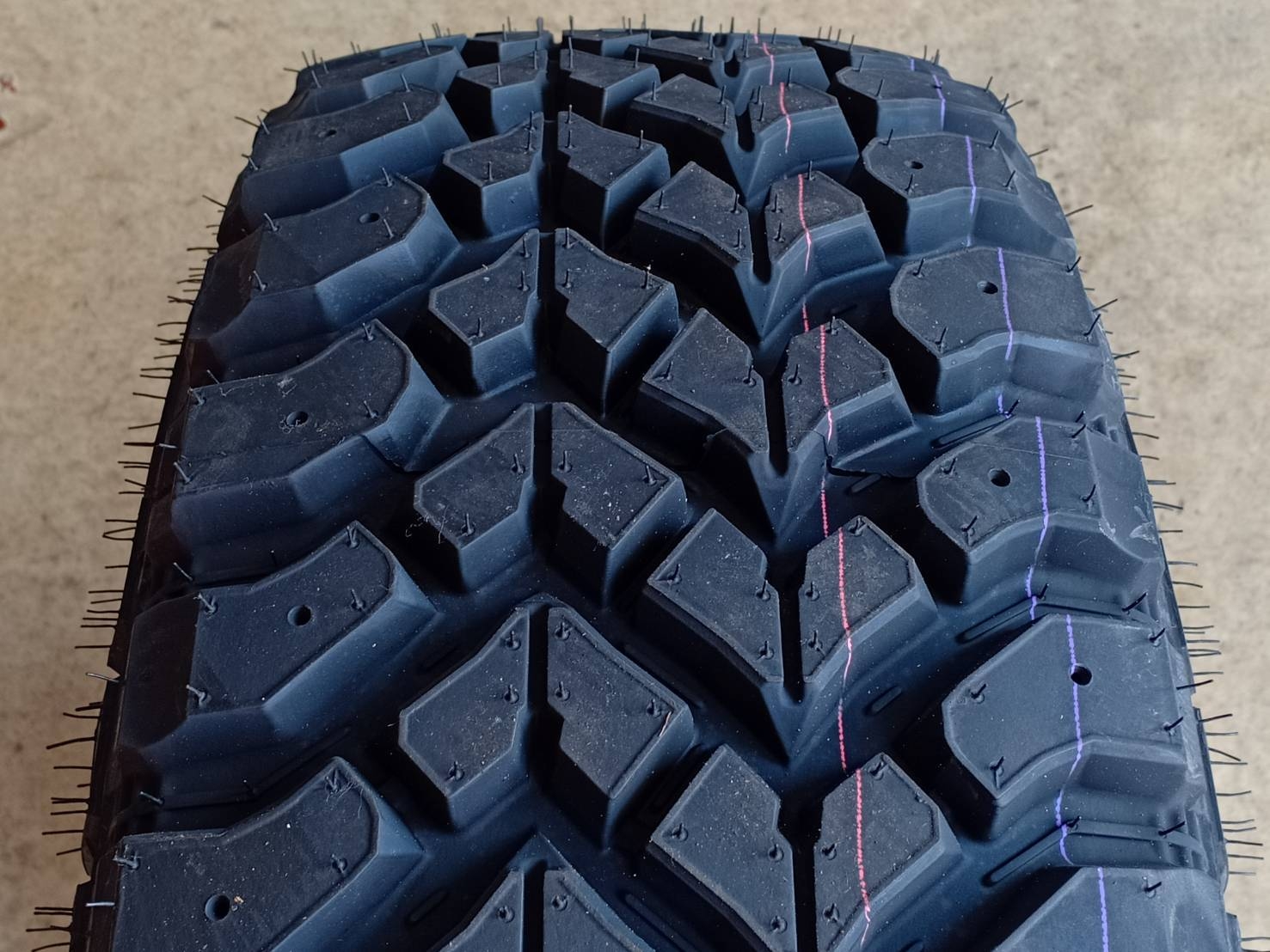 HANKOOK 265/75R16 DYNAPRO MT ต้องการส่วนลดราคาพิเศษ กรุณาสอบถาม