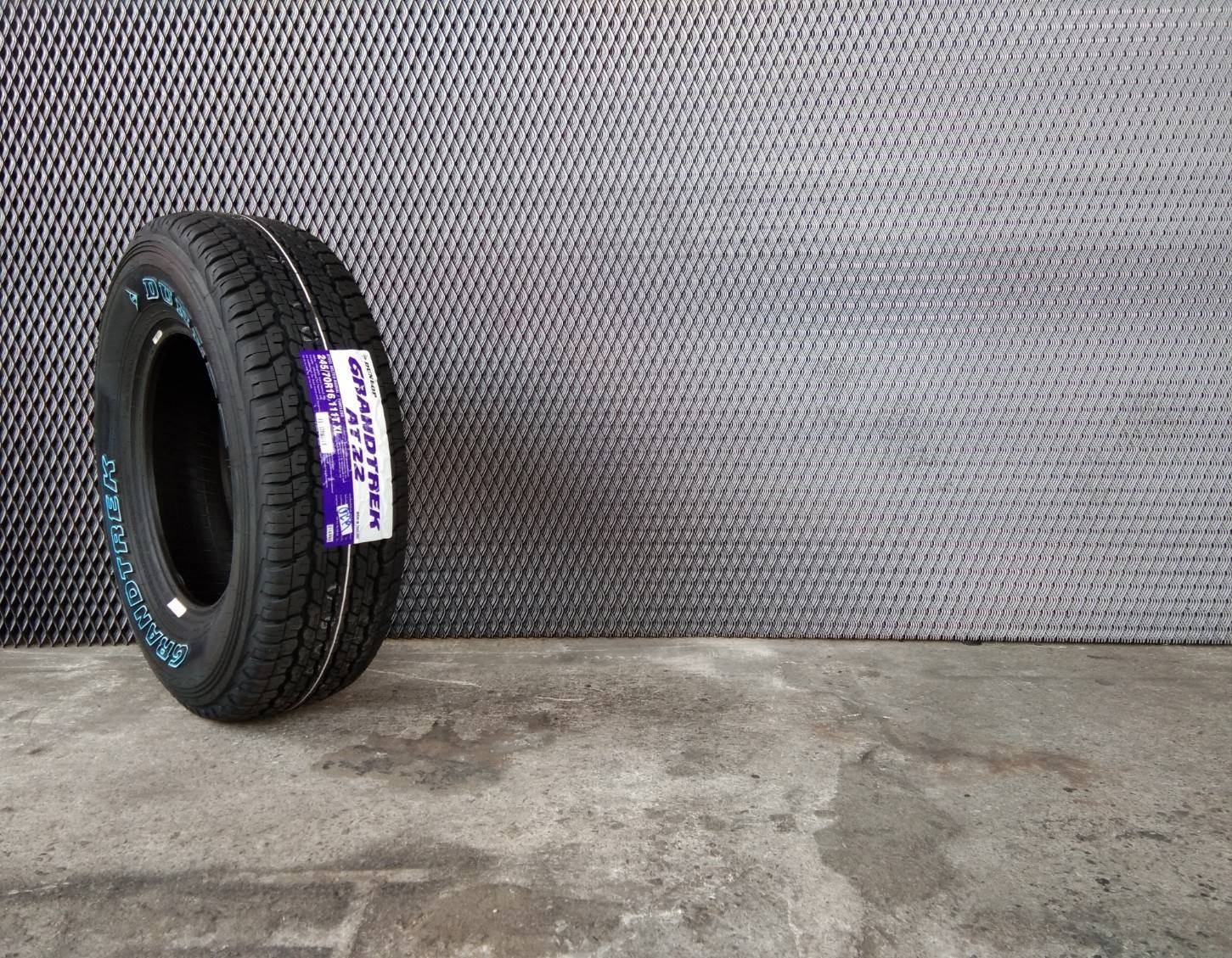 DUNLOP AT22 245W70S16 เส้น 7000 ปี18 ซื้อ2แถม2 จ่าย 14000 ได้ 4เส้น ปี18