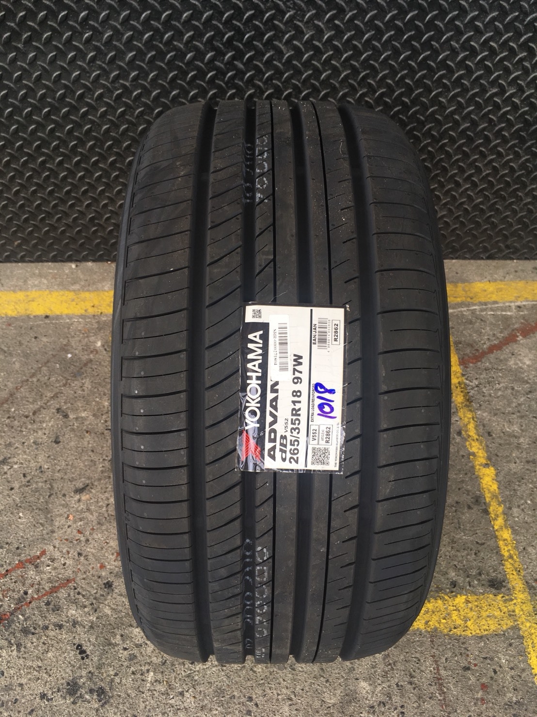 YOKOHAMA ADVAN DB V552 265-35-18 ราคาพิเศษ ปี18