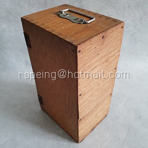 กล้องจุลทรรศน์เก่า 60X-450X BIDHAYA-BHAND พร้อมกล่องไม้ และกล่องแผ่นกระจกตัวอย่างวัตถุ (Microscope Slides)