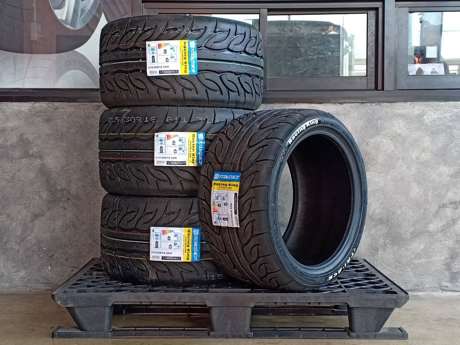 TRI-ACE 315/30R18 RACING KING ราคาพิเศษ