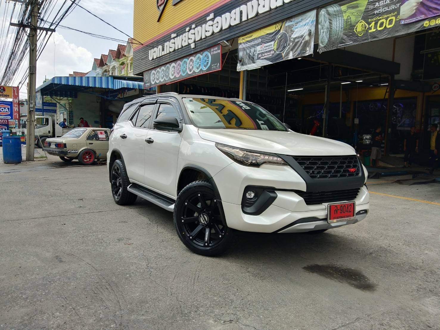 ล้อแท้ MICKEY THOMPSON ROUSH ขอบ20