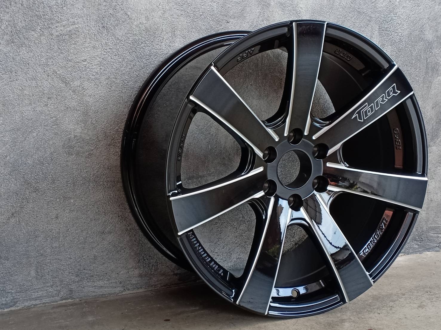 NAVARA GTR RTG 18X9 6H114.3 ต้องการส่วนลดราคาพิเศษ กรุณาสอบถาม