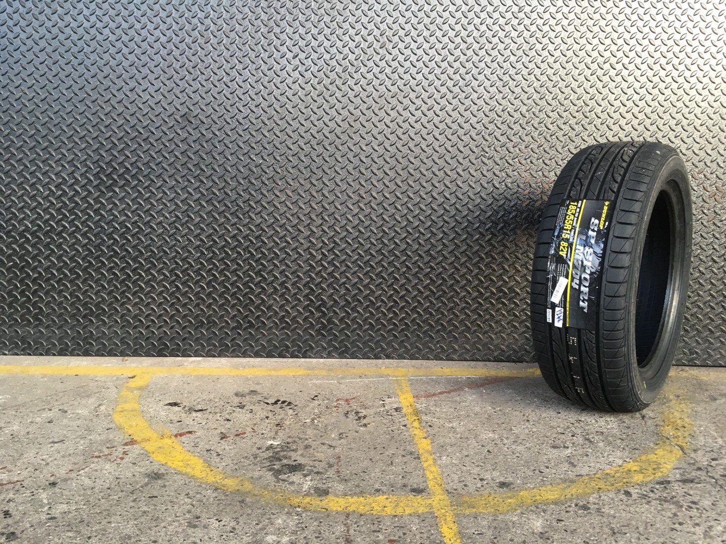 DUNLOP LM704 185-55-15 ปี18 ซื้อ2แถม2 เข้ามาใหม่