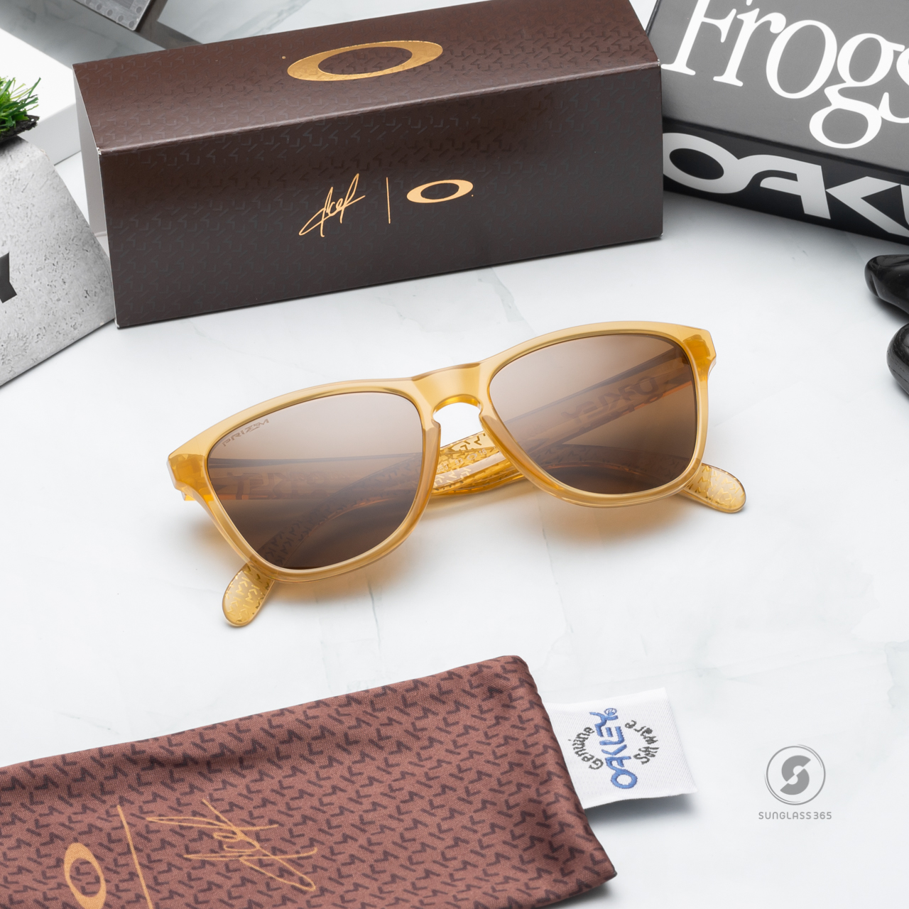 Oakley Frogskins XS x Mbappe OJ9006-38 Km Light Curry