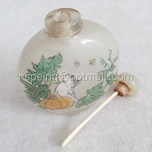 ขวดยานัตถุ์เก่า เพ้นท์ลายแมวและหนู