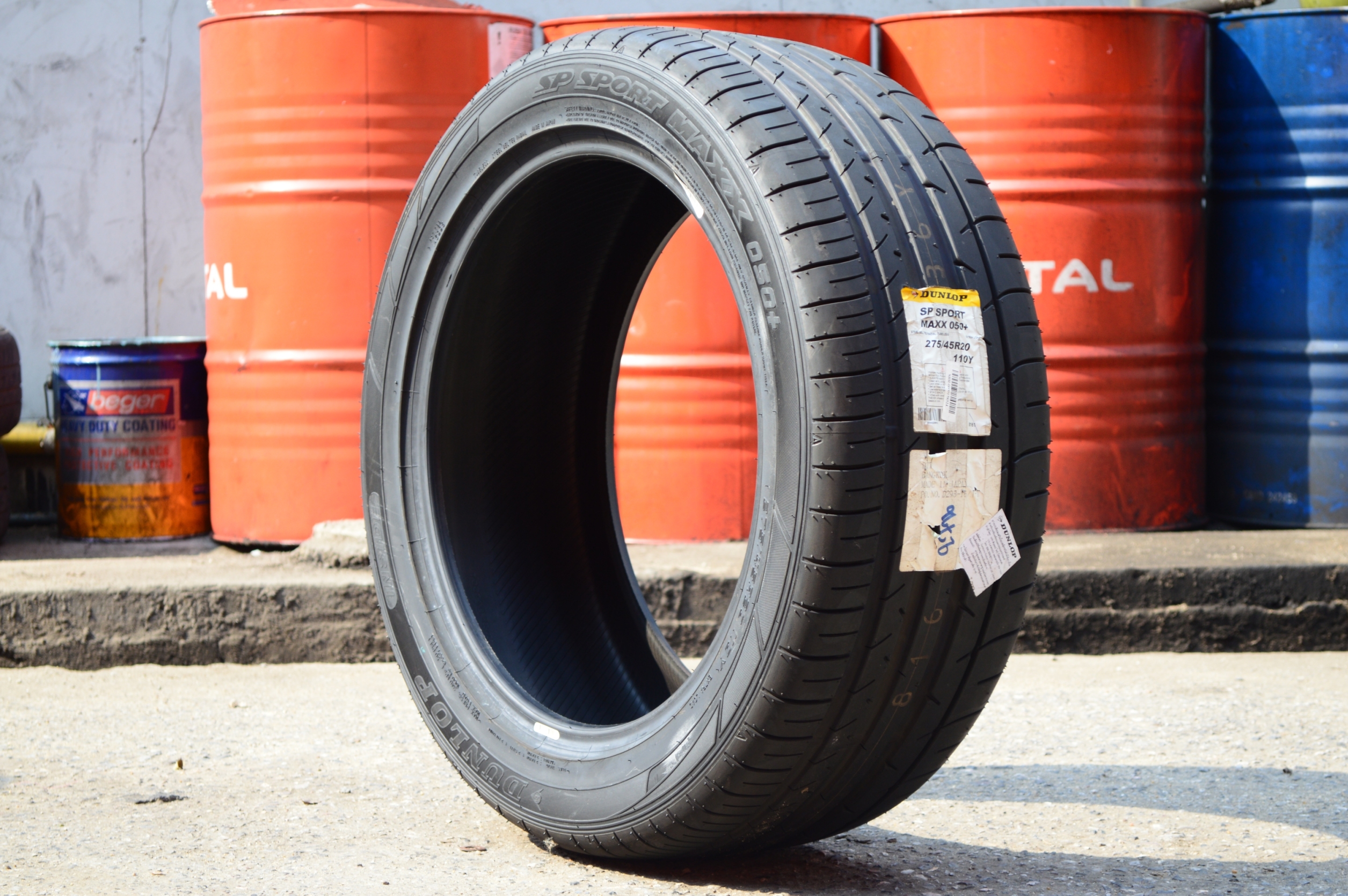 DUNLOP SP SPORT MAXX050+ 275/45R20 ปี16 ขาย5,800 ปกติ 19000