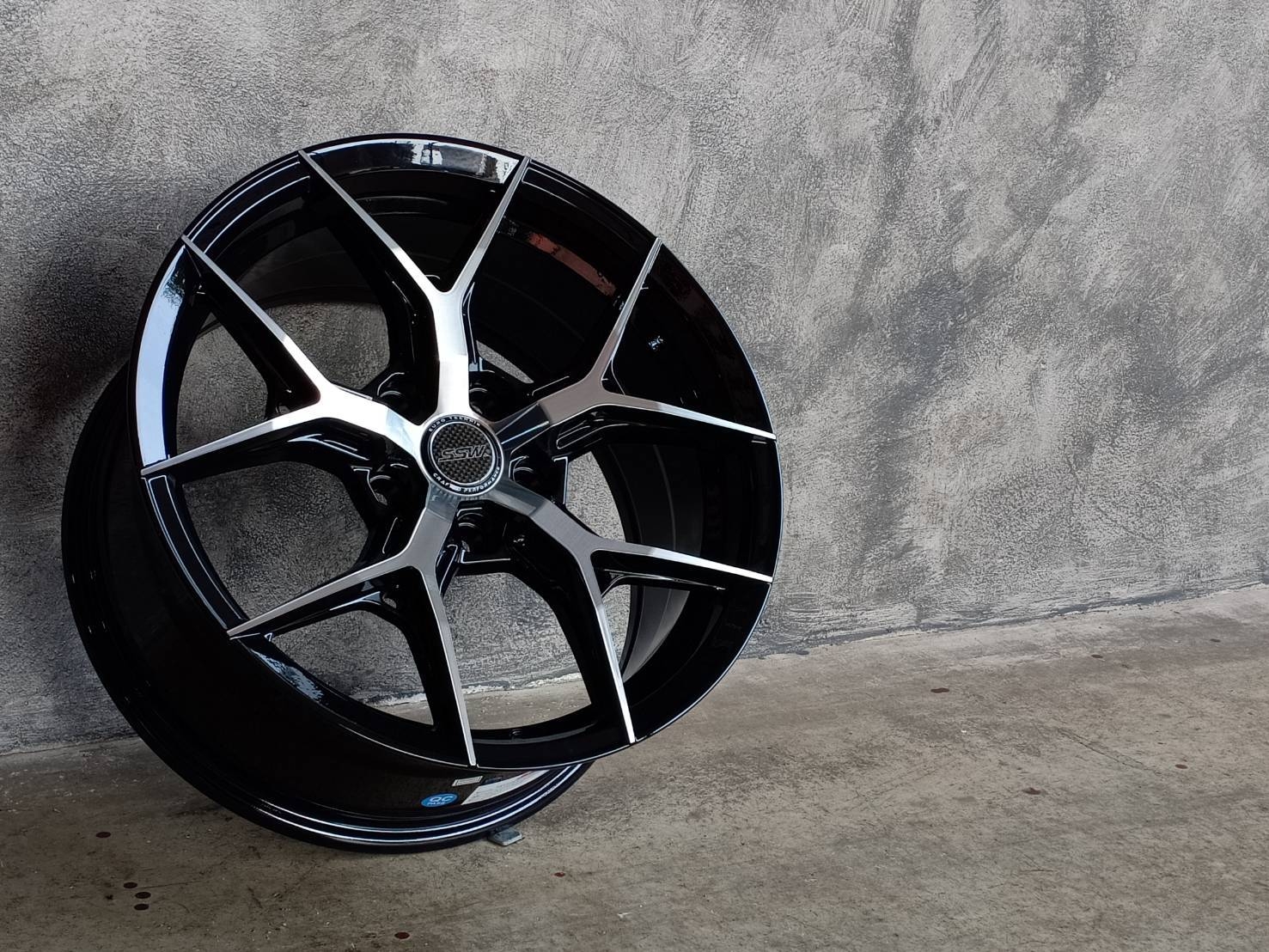 385 17X8 5X114.3 35 73.1 FP/BK