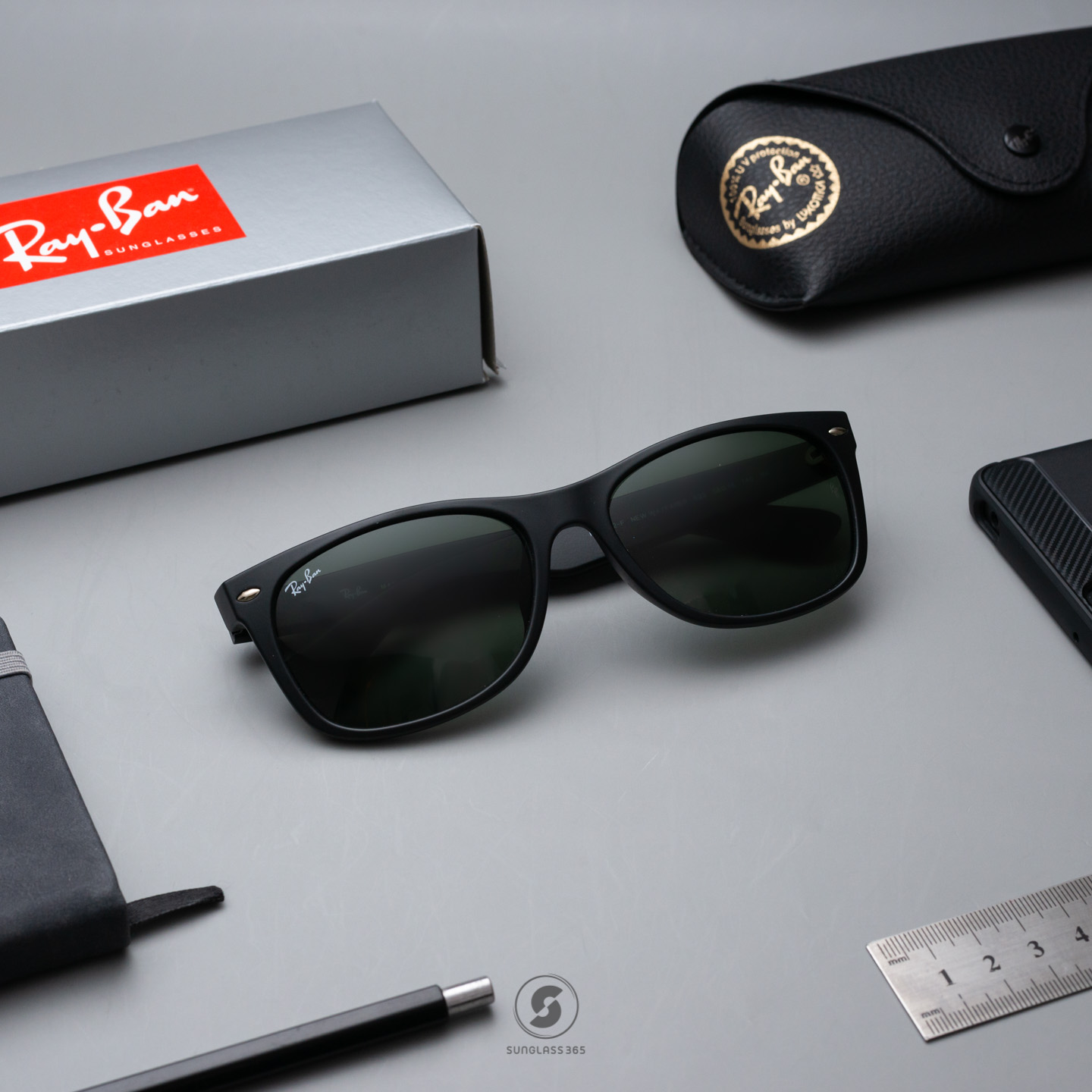 Ray Ban New Wayfarer RB2132F 901 Black G-15