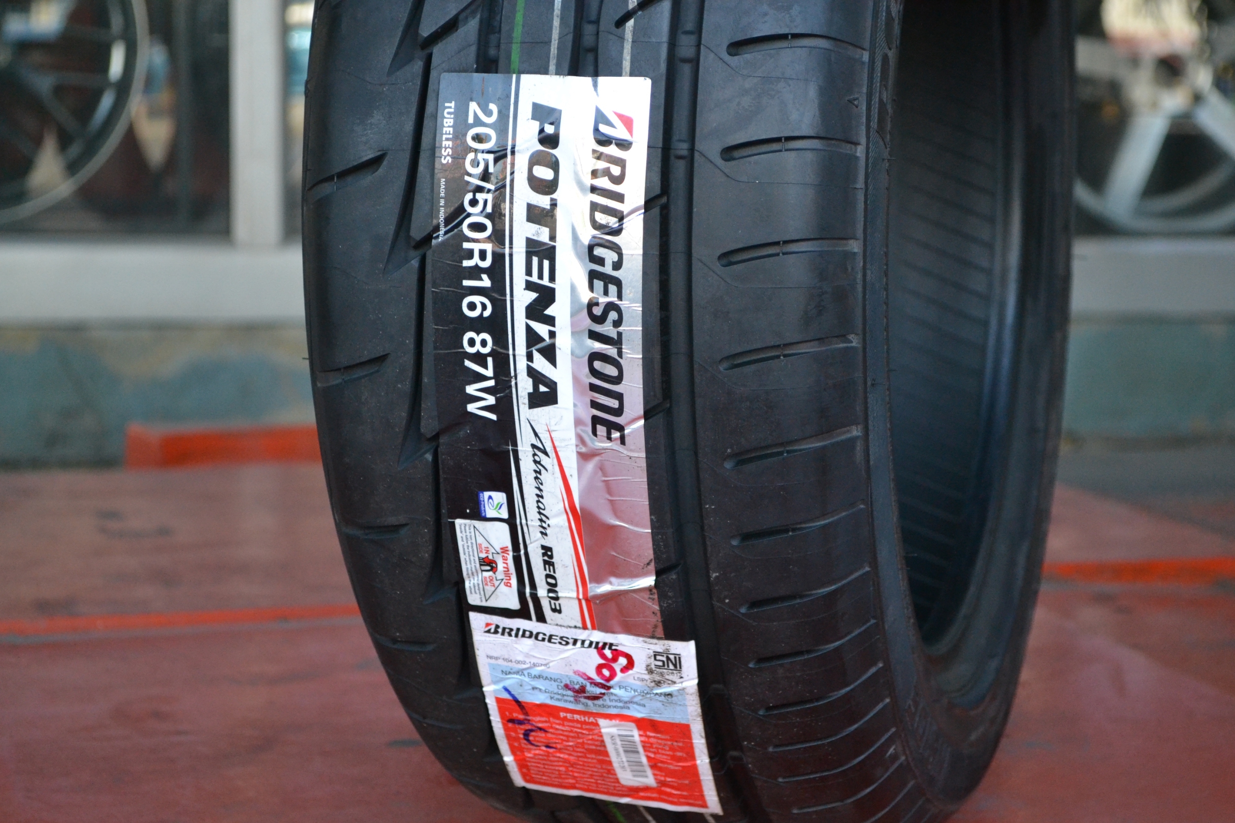 BRIDGESTONE RE003 205/50-16 เส้น 3800 บาท ปกติ 4800