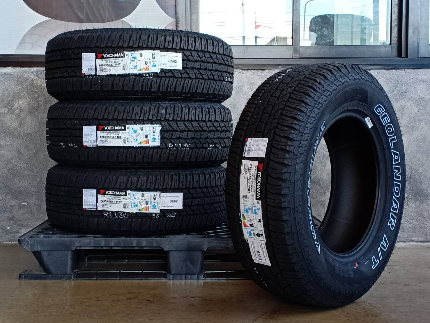 YOKOHAMA GEOLANDAR A/T G015 265/65R17 ปี20 (ตัวหนังสือขาว)