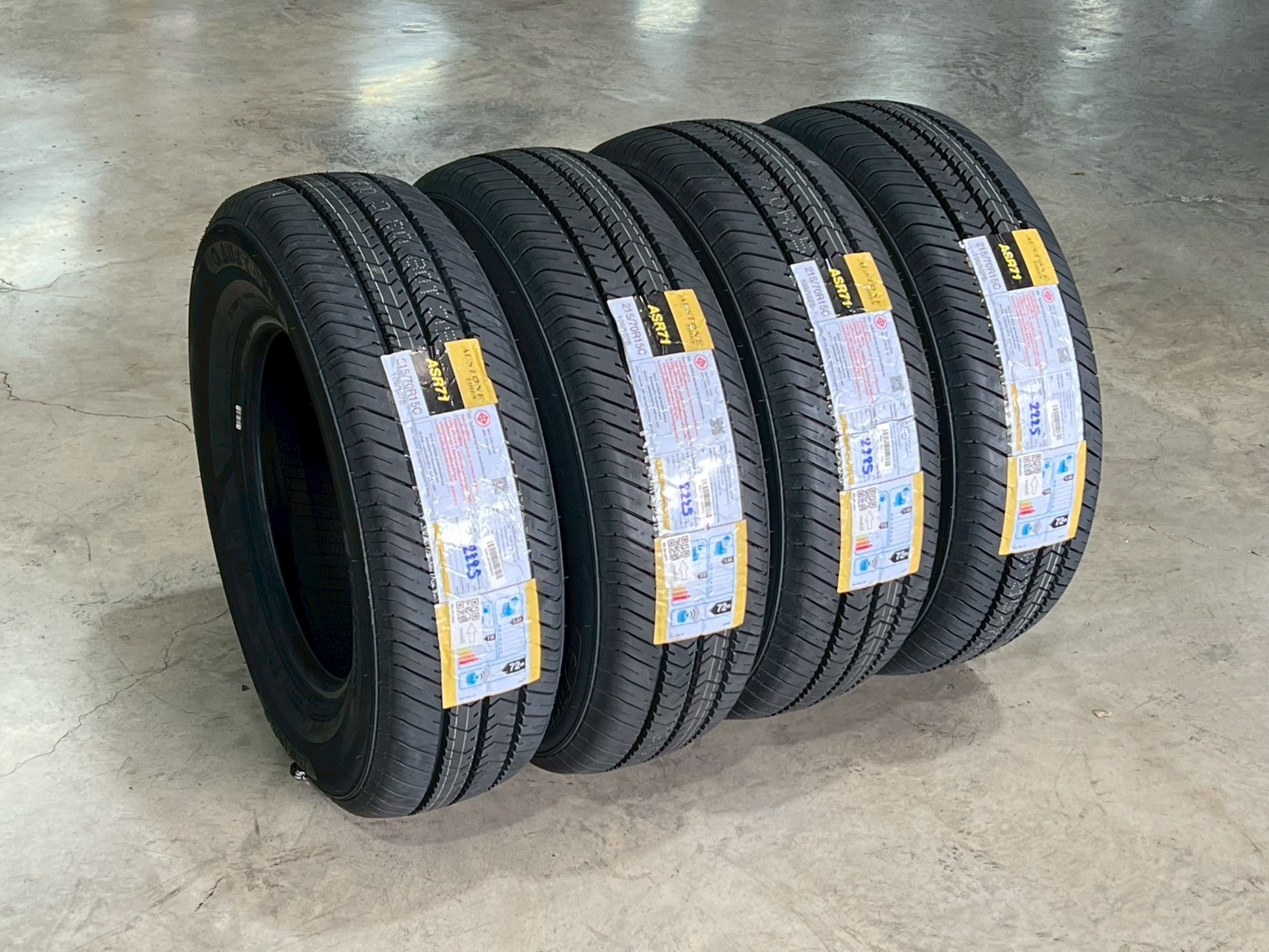 ยางใหม่ขนาด 215/70R15 AUSTONE ASR71 ปี25 ราคาถูกๆ