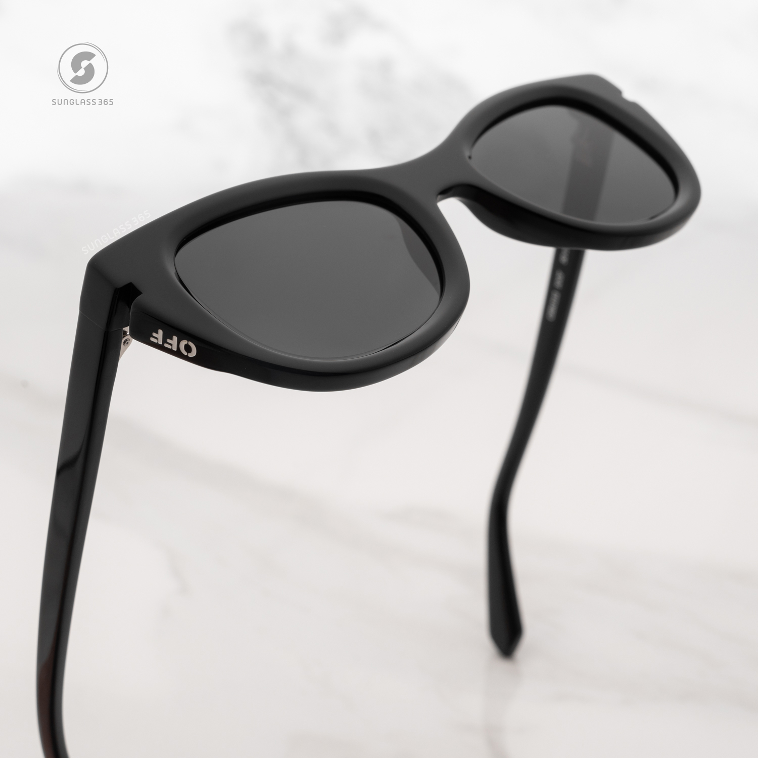 แว่นกันแดด Off-White OERI112 1007