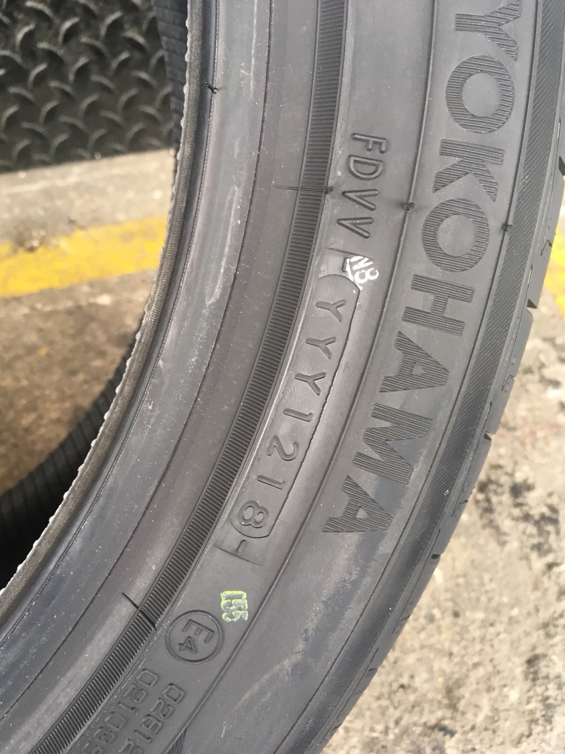 YOKOHAMA ADVAN DB V552 235-45-18 เส้น 5800 ปี18 ปกติ 7500
