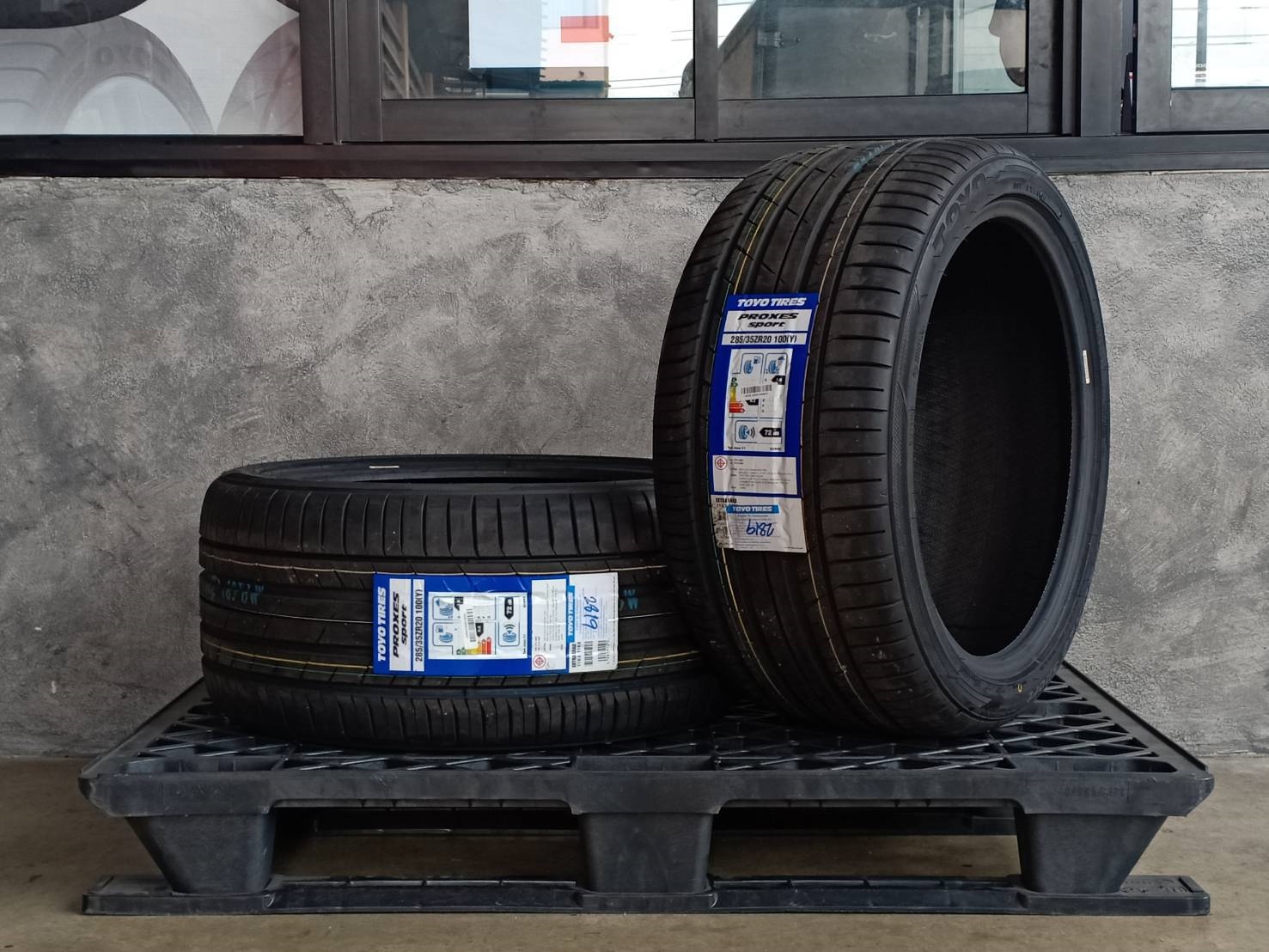 TOYO 285/35ZR20 PROXES SPORT 100Y MADE IN JAPAN