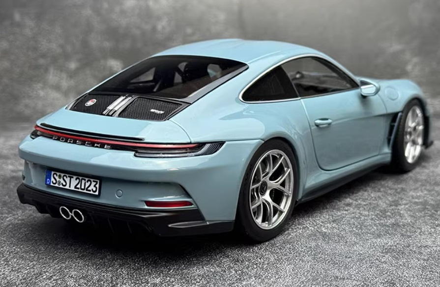โมเดลรถ โมเดลรถยนต์ porsche 911 ST 2023 2