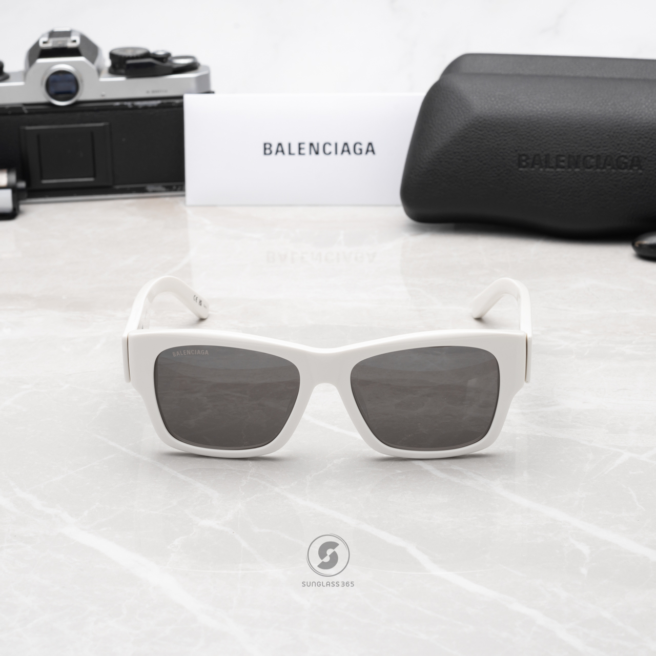 แว่นกันแดด Balenciaga Max Square Af BB0262SA 003