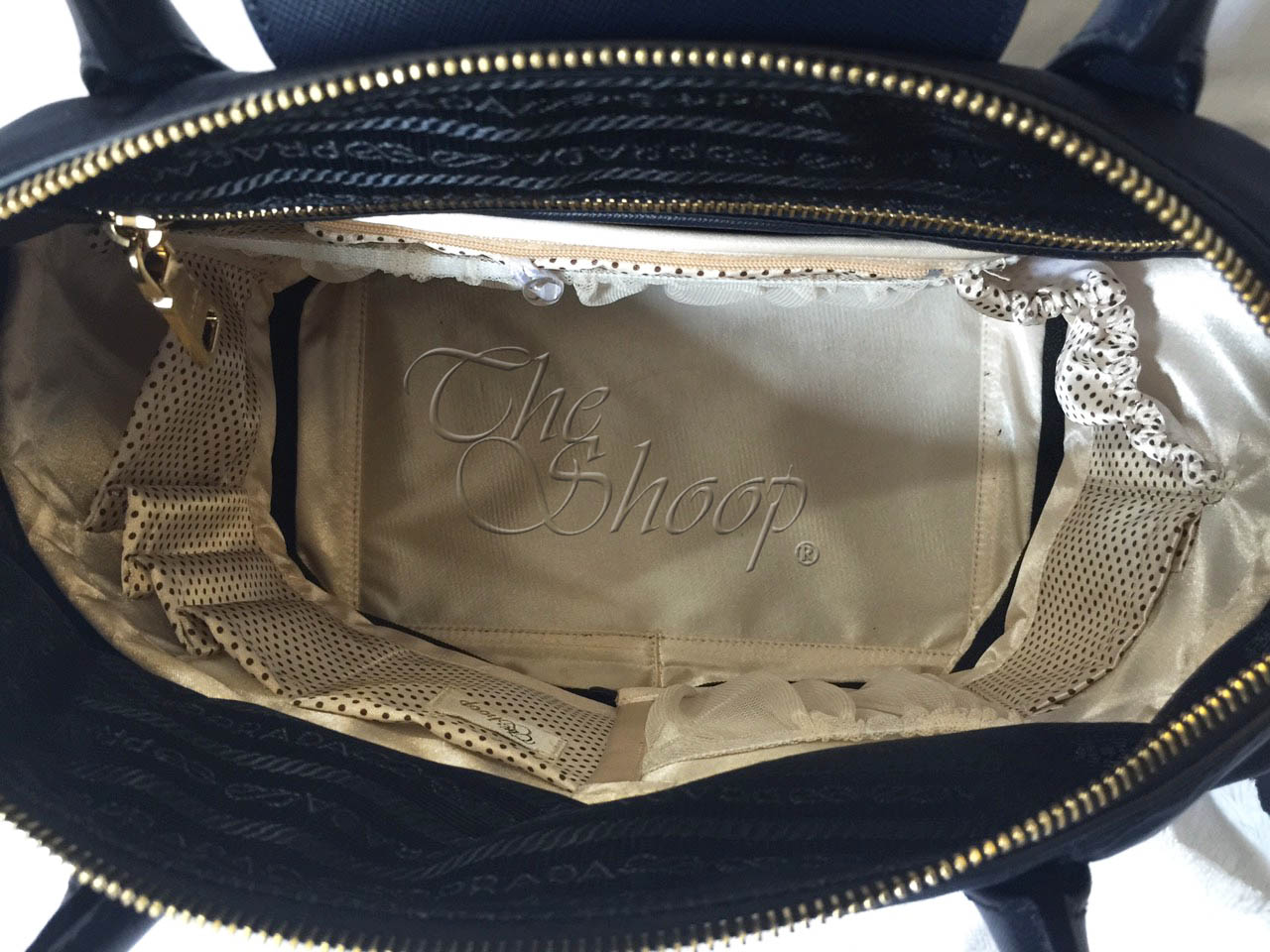 ที่จัดระเบียบกระเป๋า แบบมีฐาน Prada Nylon