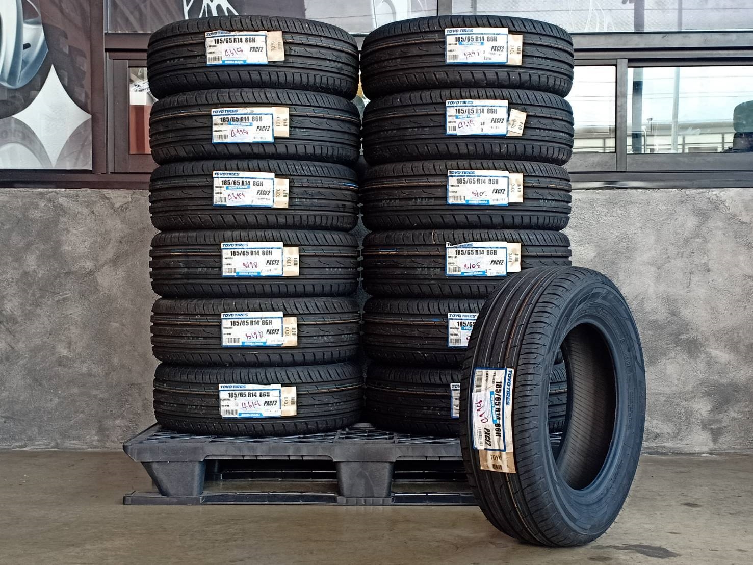 ยางโปรโมชั่น TOYO 185/65R14 PROXES CF2 86H MADE IN JAPAN