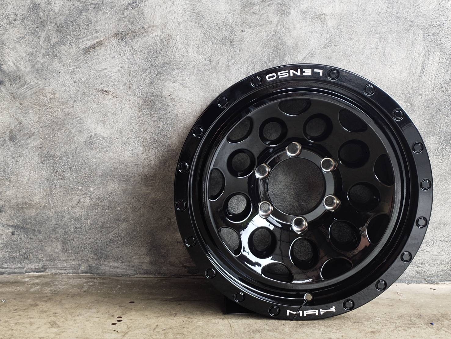 MAX9 16X8.5 6X139.7 00 106 BKW