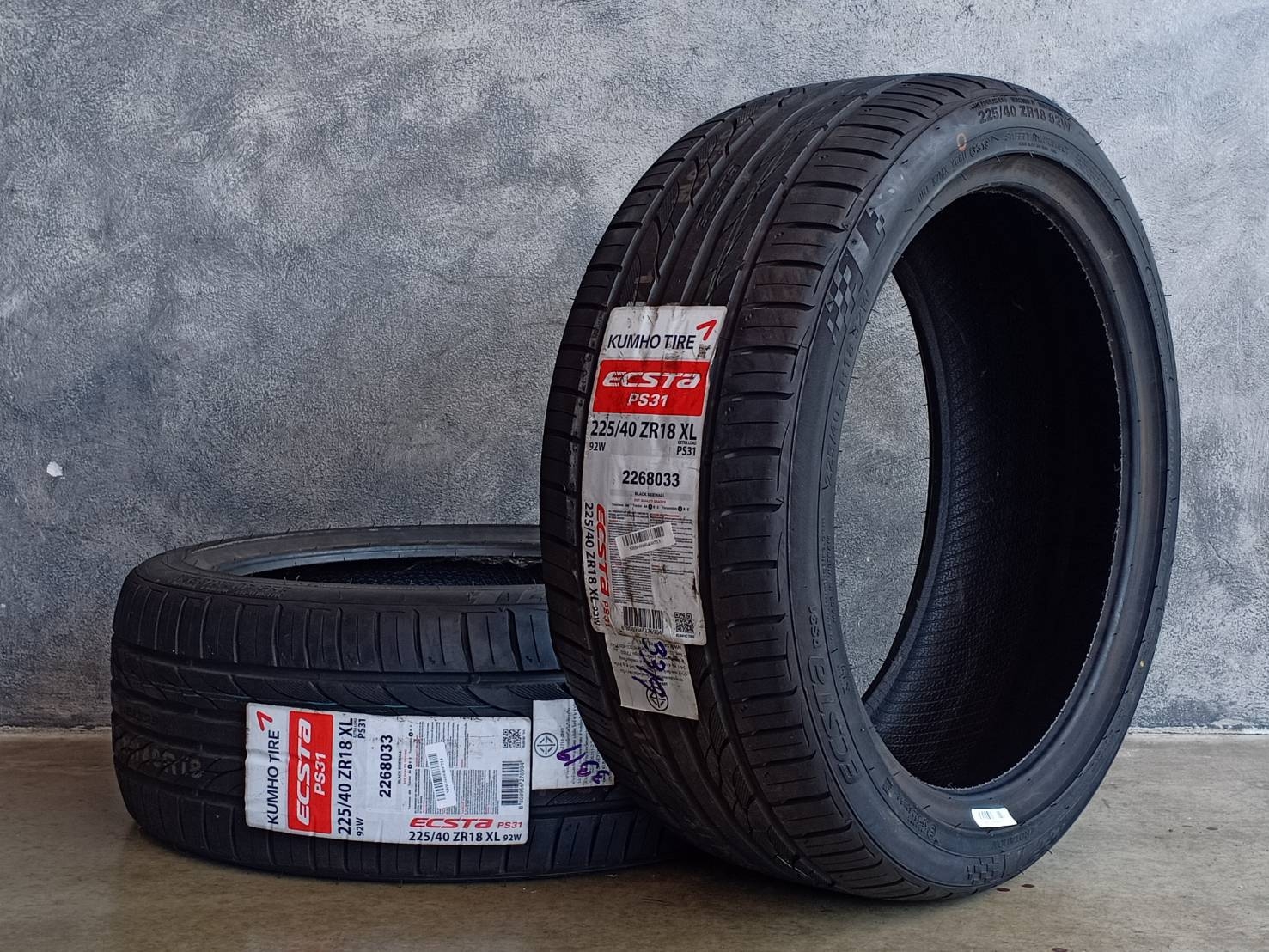 KUMHO 225/40ZR18 ECSTA PS31 92W XL MADE IN VIETNAM