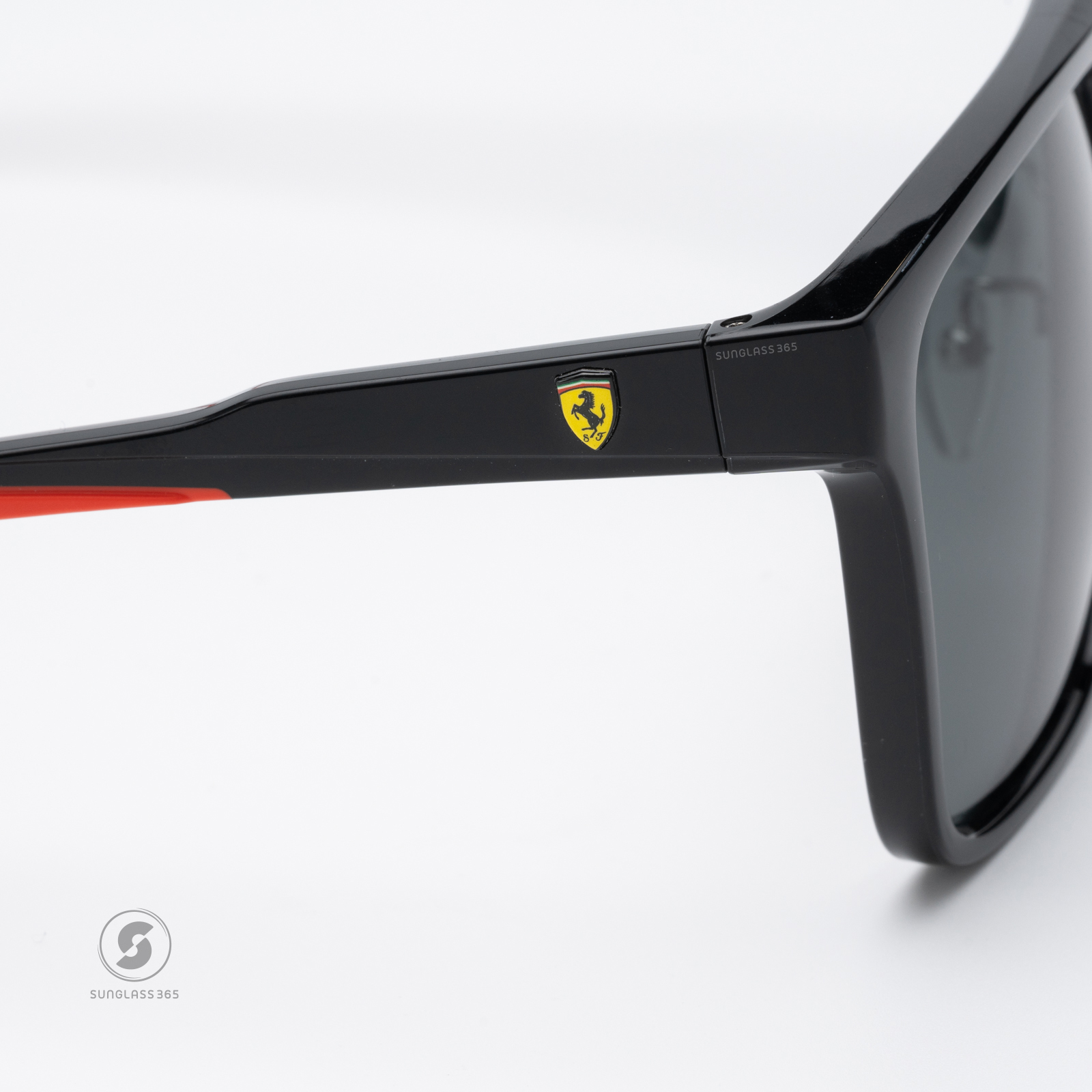 แว่นกันแดด Scuderia Ferrari FZ6006F 501/87