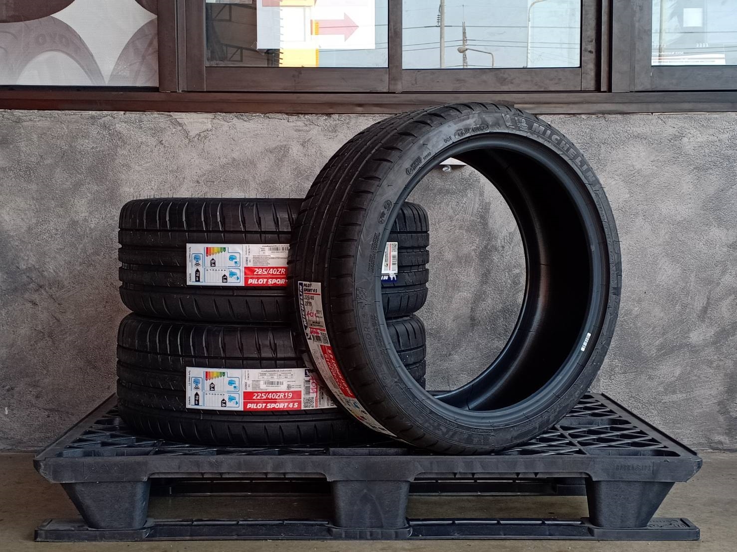 MICHELIN 225/40ZR19 PILOT SPORT 4S 93Y MADE IN FRANCE