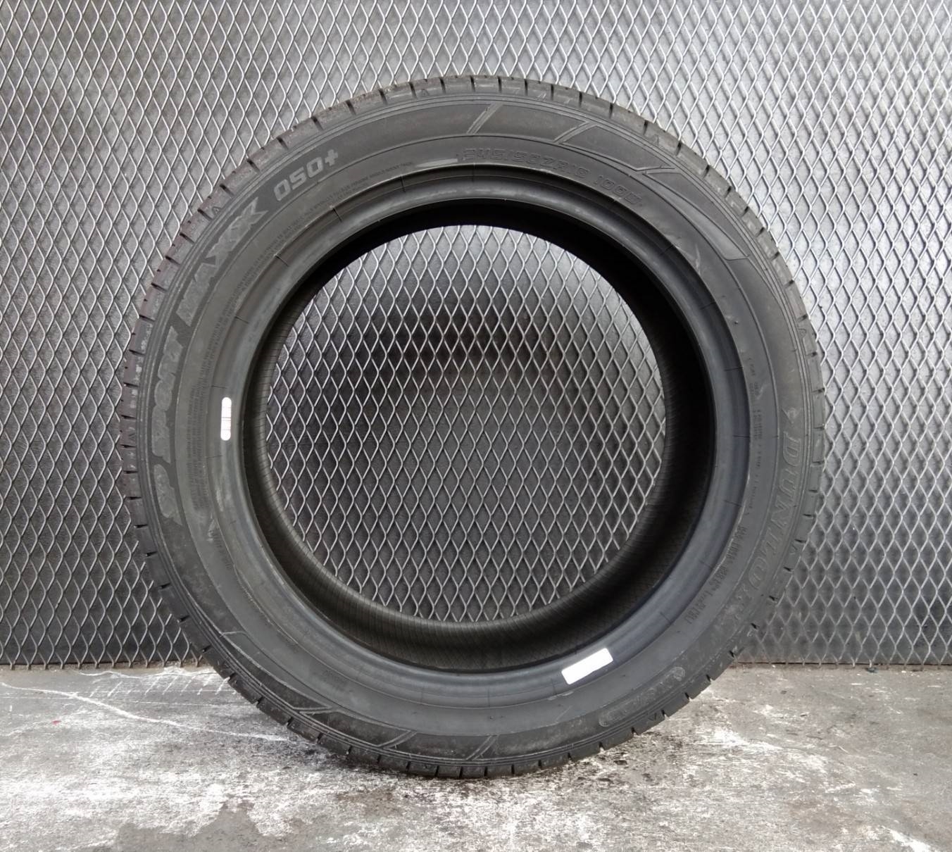 DUNLOP SP SPORT MAXX050+ 245/50-18 ปี18 เส้ละ 5800 เท่านั้น
