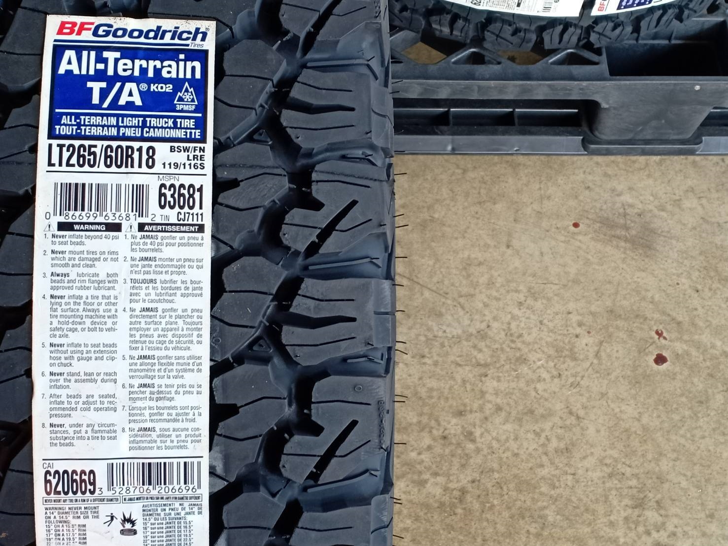 BF-GOODRICH 265/60R18 ALL TERRAIN T/A KO2 119/116S 810PR (ตัวหนังสือดำ) MADE IN U.S.A.