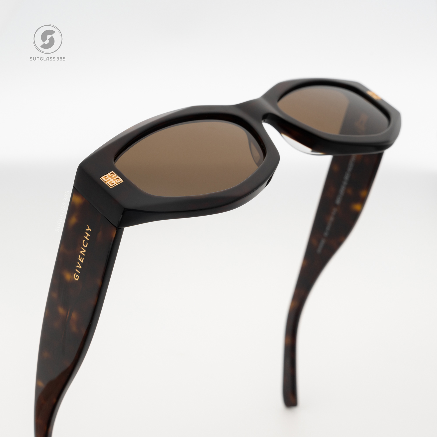 แว่นกันแดด Givenchy GV40062I 52J