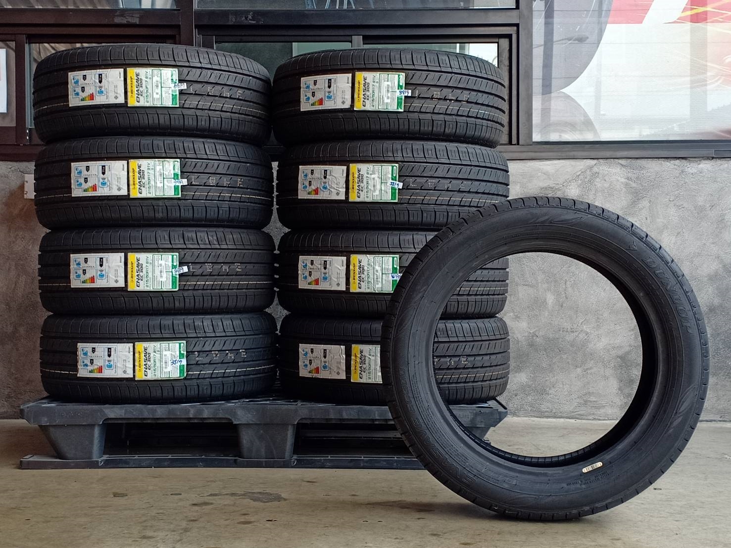 DUNLOP ENASAVE EC300 215/50R17 ปี19 ยางผลิตปรายปี