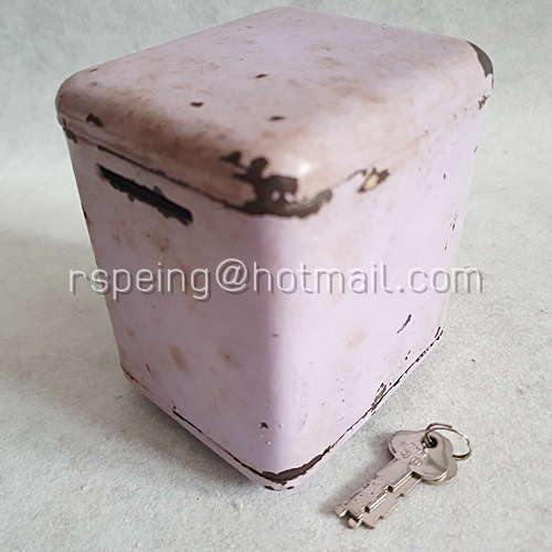 กระปุกออมสิน โลหะ ตู้เซฟวินเทจสีม่วง (พร้อมกุญแจ)