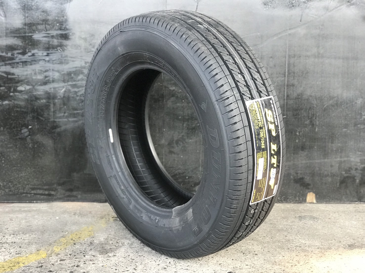 DUNLOP SPLT37 205/70R15C มาใหม่ ราคาพิเศษ
