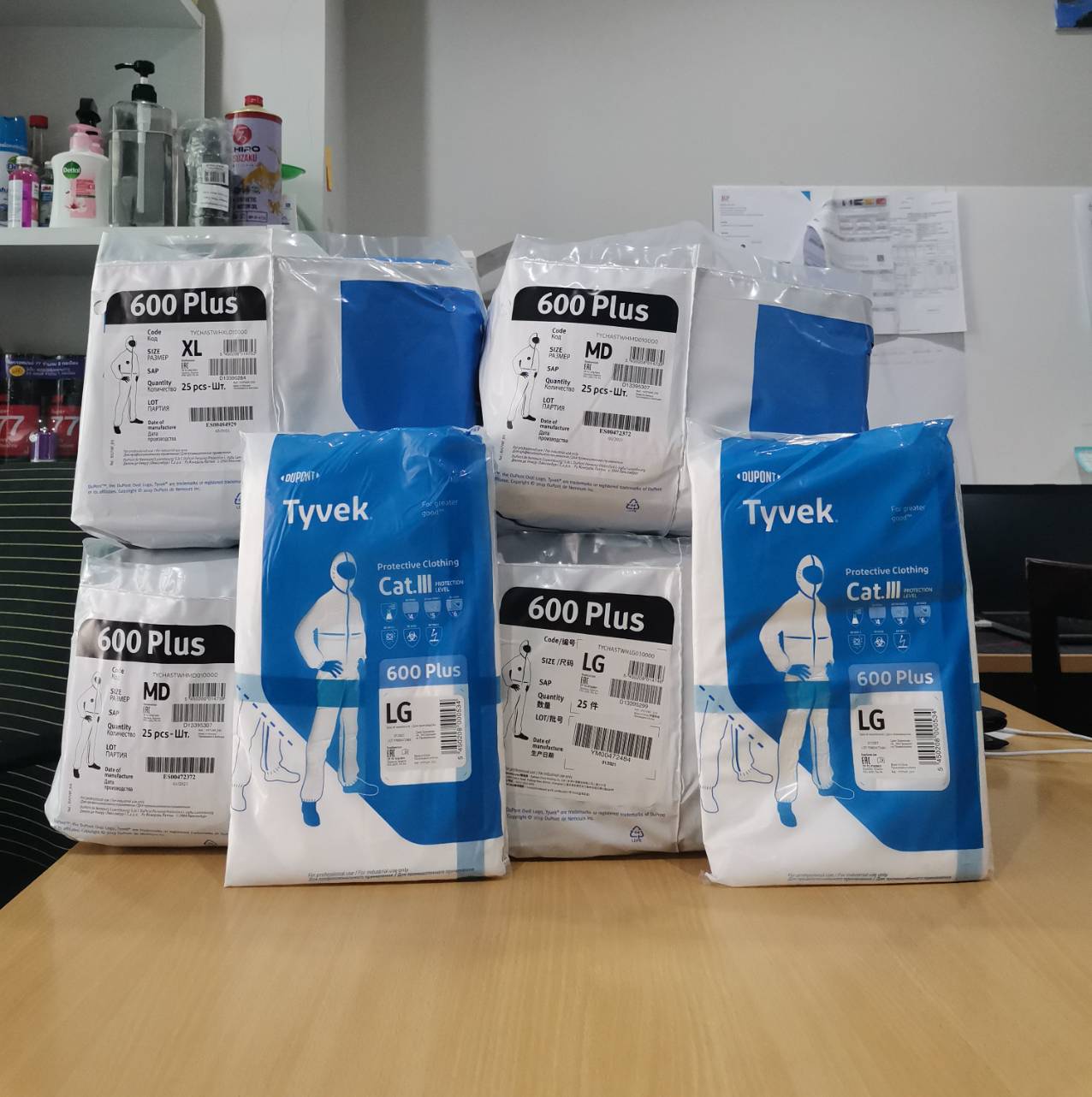 DuPont ชุดกันฝุ่นและสารเคมี รุ่น Tyvek 600 Plus Coverall