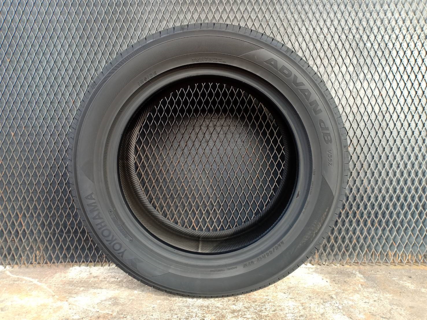 YOKOHAMA V552 225/55-17 ปี19 ราคาส่ง