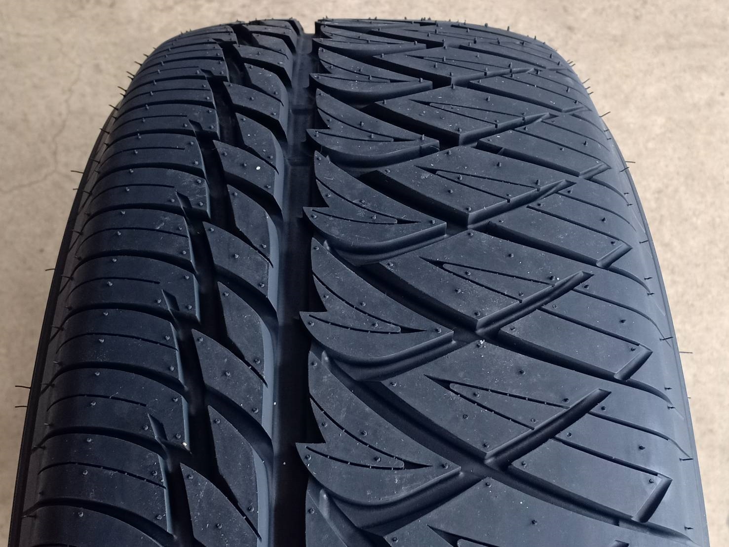 NITTO 265/60R18 NT 420SD 110V MADE IN MALAYSIA