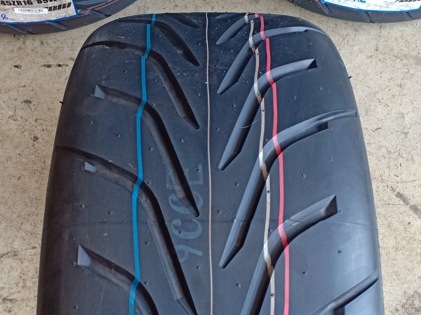 ยางใหม่ TOYO R888 225/45-16 เส้น 4500 ปกติ 7800