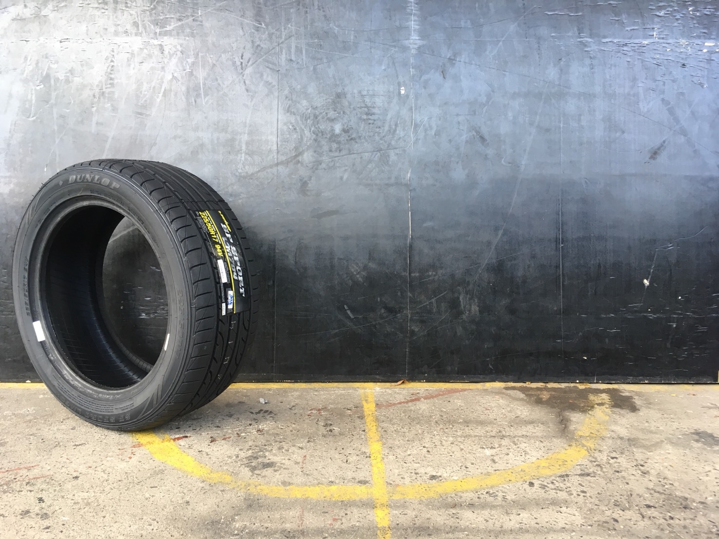 ยางใหม่ DUNLOP LM704 225/50-17
