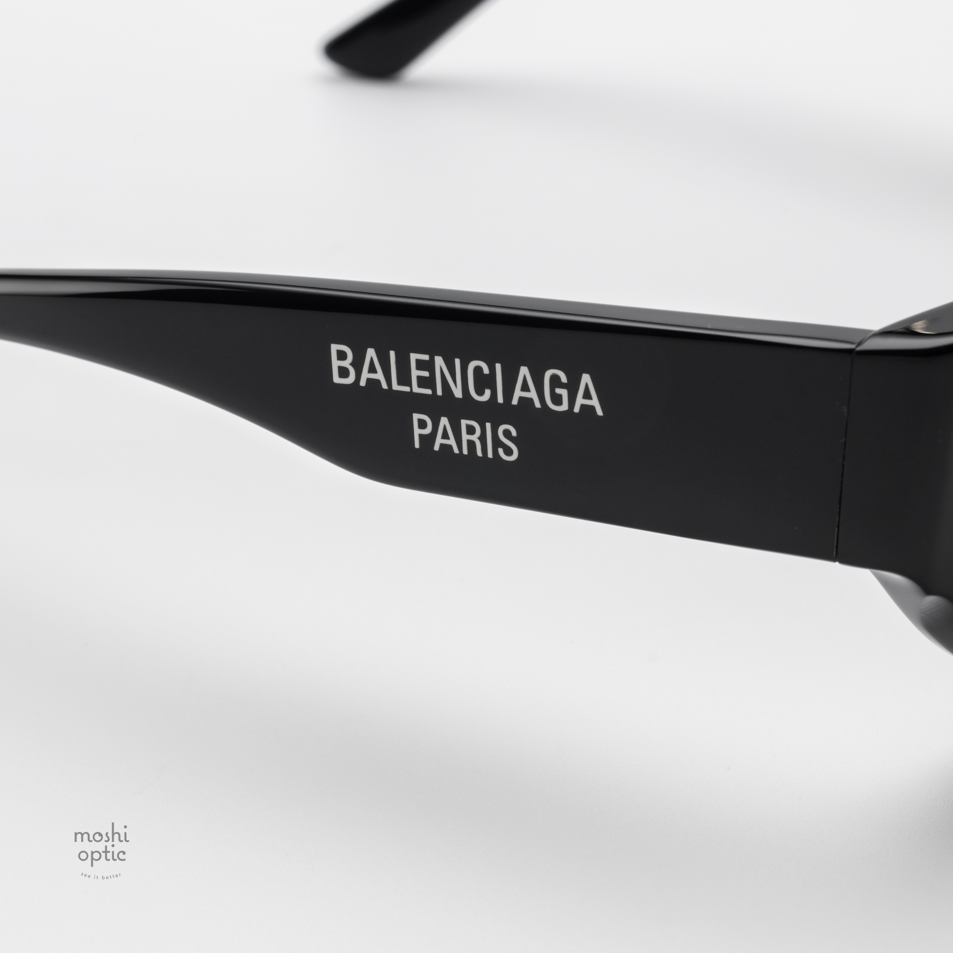 แว่นกันแดด Balenciaga BB0388S 001