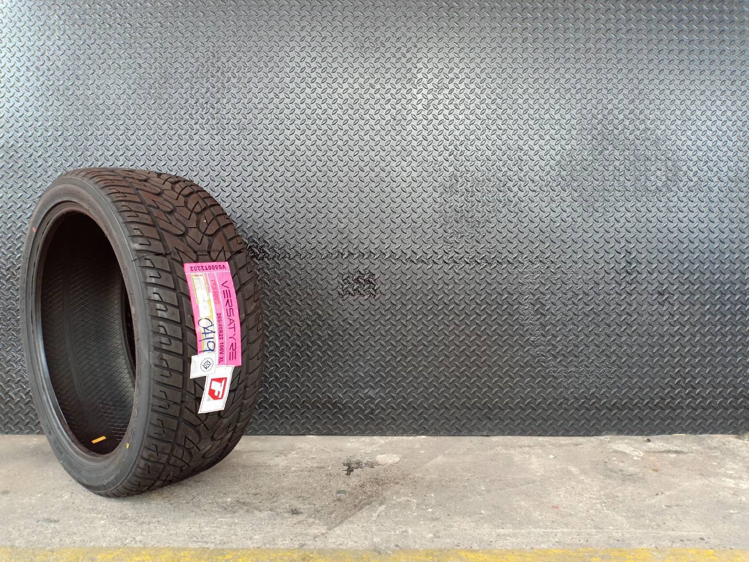 ยางเข้าใหม่ ลดราคา VERSATYRE 265/40R22 Y19