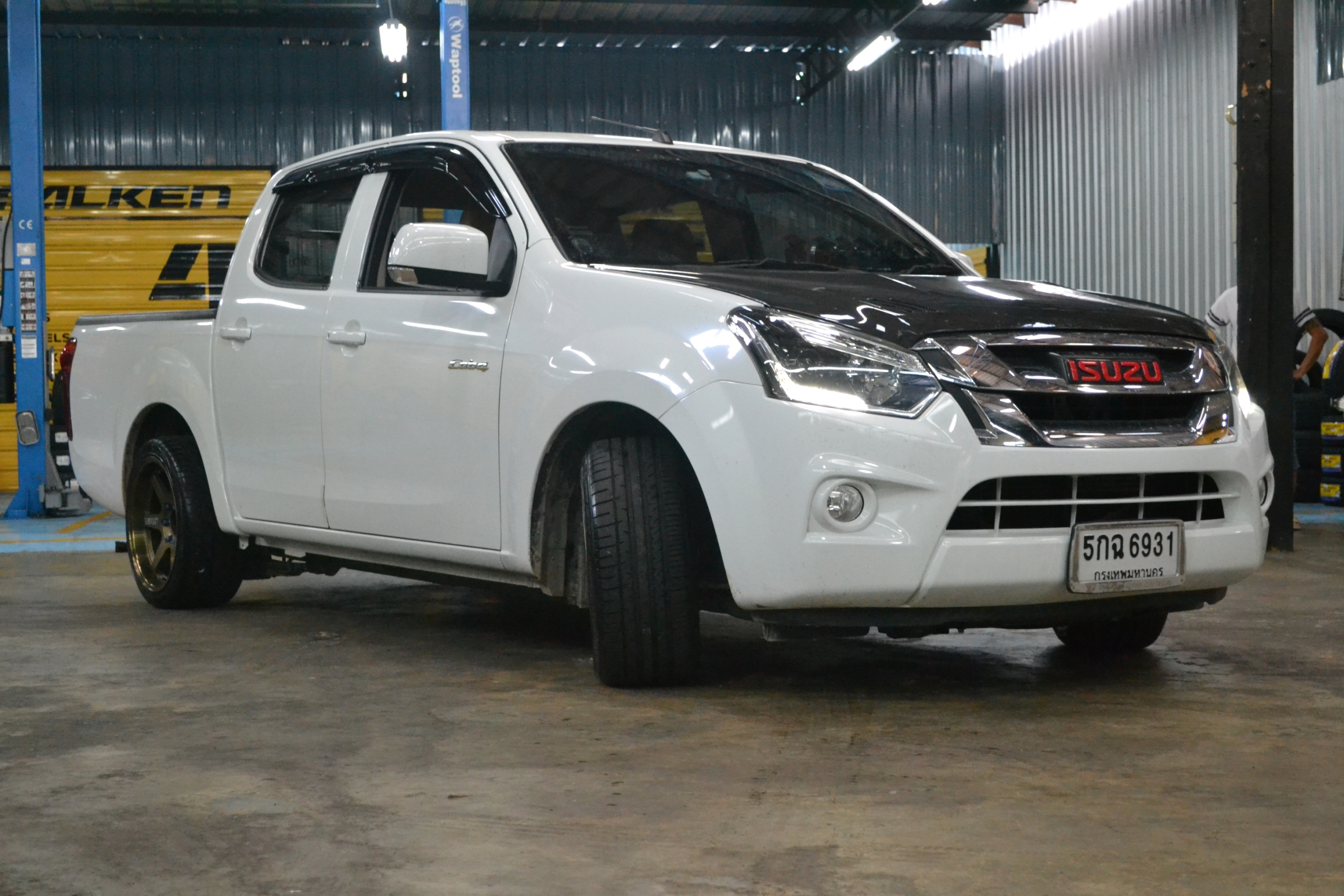 DUNLOP SP SPORT MAXX050+ 235/40R18 ขาย 3750 ปกติ 9000