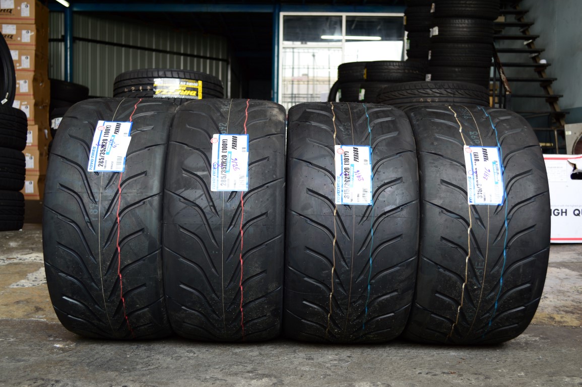 TOYO R888 315/30R20